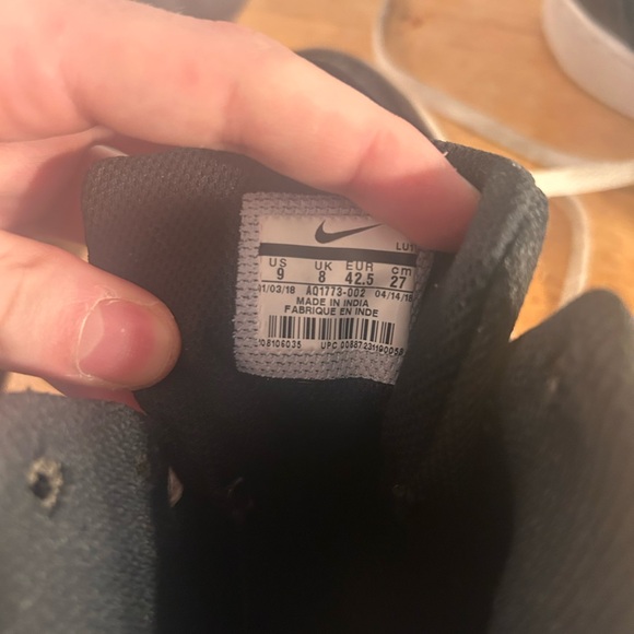 Men's Nike Black High-Top Sneakers Size 8 (READ DESCRIPTION!!!!) Runs Small - Picture 4 of 4